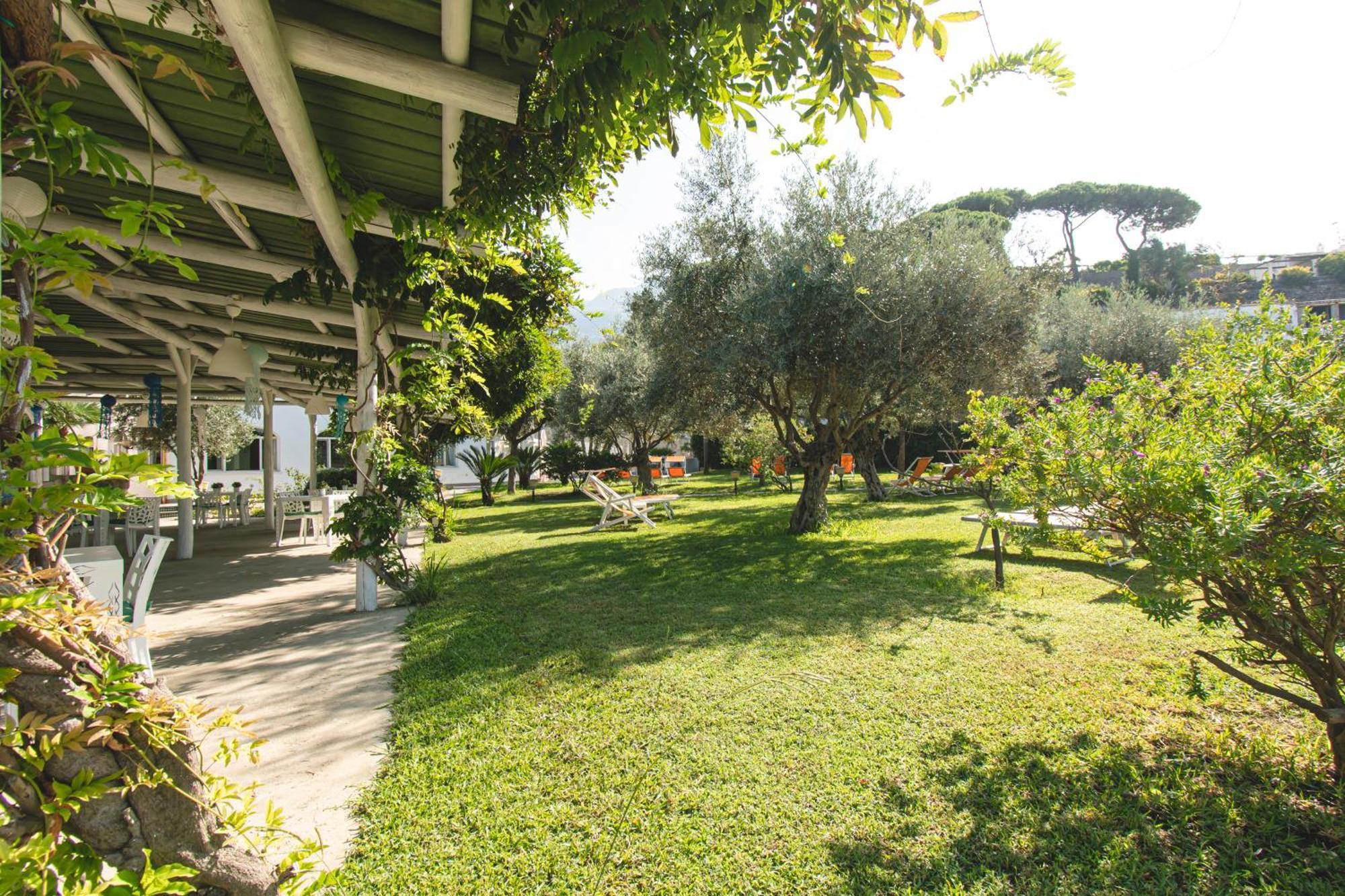 Victoria Park Resort อีสเกีย ภายนอก รูปภาพ